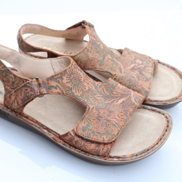 NWOT Alegria Viki sandals